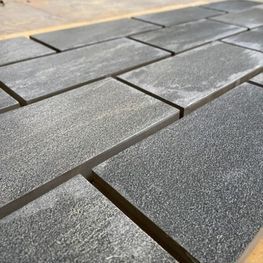 Anthracite Black Porcelain Cobbles alternative