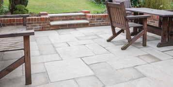 New,Flagstone,Patio,And,Backyard,,Outdoor,Garden,Patio,With,Furniture,