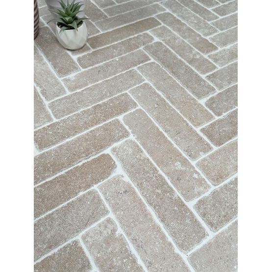 Egyptian Limestone Cobbles 200 x 50-40 mm - Honed and Tumbled